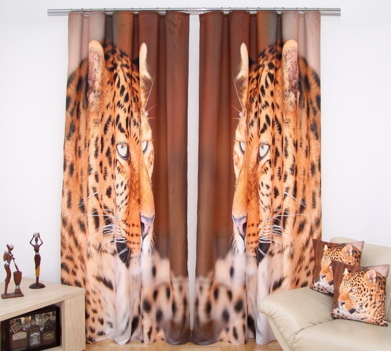 Hnedý záves na okno s motívom geparda