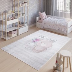 Детски килим с мотив на сладки животински приятели