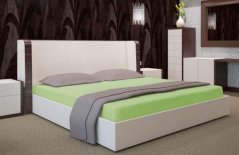 Zelená plachta na posteľ