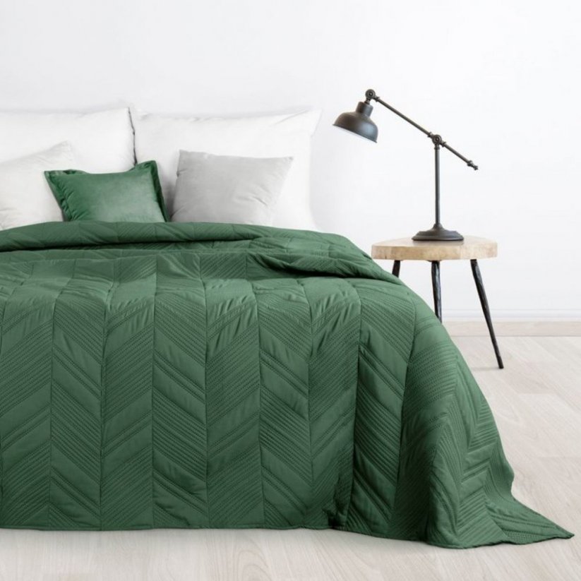 Moderní přehoz na postel vzelenej barvě s prošíváním