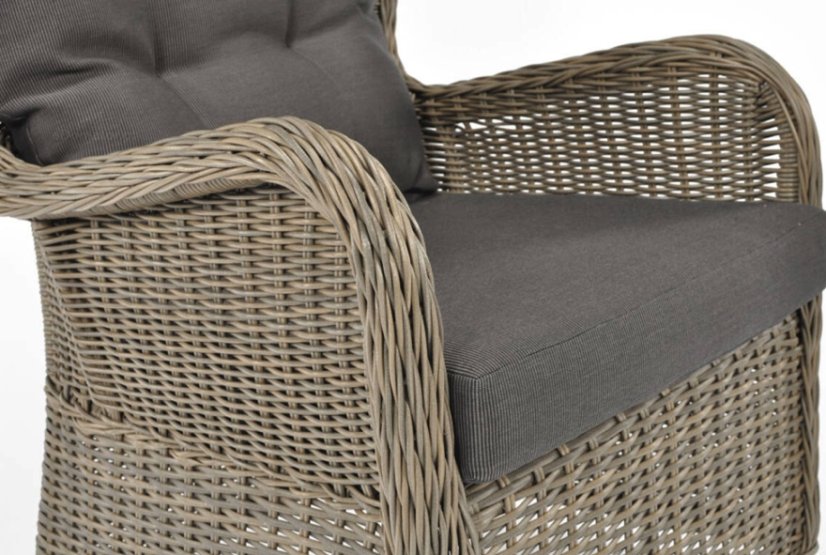 Zahradní ratanové křeslo s podnožkou