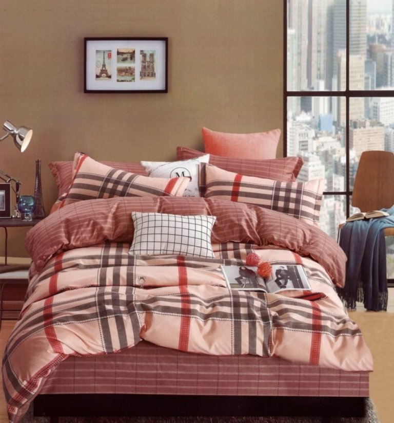 Lenjerie de pat confortabilă într-o frumoasă culoare roșie