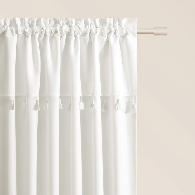 Fehér függöny ASTORIA bojtokkal a nyakkendőszalagon 140 x 250 cm