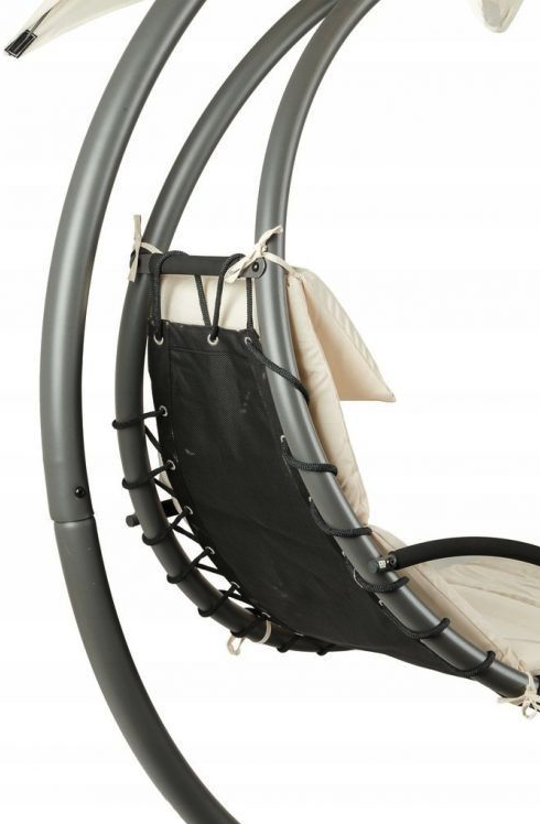 Scaun modern suspendat pe cadru cu baldachin