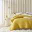Cuvertură de pat galben modern Molly cu volănaș 200 x 220 cm