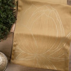 Štýlový behúň v medenej farbe s potlačou