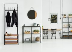 Štýlový vešiak na šaty vrátane políc na topánky