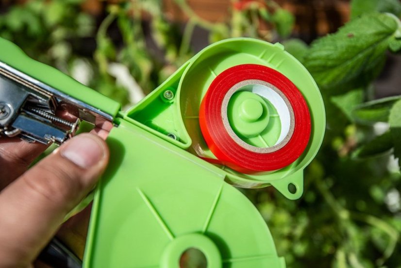 Podpera pre rastliny, sada 25 m pásky + 200 sponky