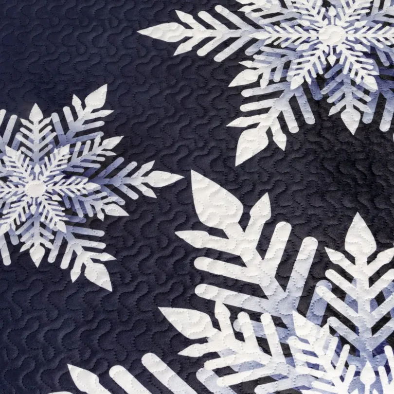 Božićni prošiveni prekrivač s printom pahuljica