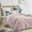Pătură matlasată roz pentru pat dublu 200 x 220 cm