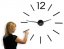 Große Wanduhr für das Wohnzimmer