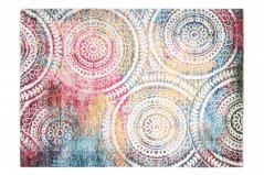 Trendový farebný koberec so vzorom mandál