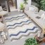 Сив раиран килим за вътрешен двор