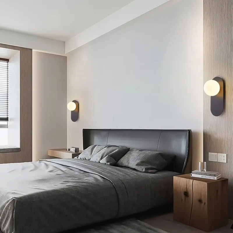 Minimalistična stenska svetilka TOOLIGHT