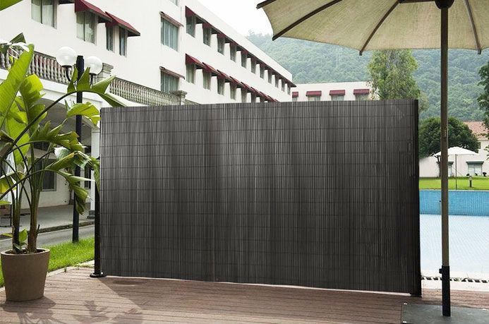 Obojstranná antracitová clona na balkón, plot a terasu z PVC