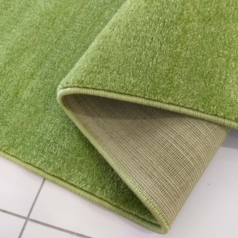 Едноцветен килим в зелен цвят - Размерът на килима: Ширина: 120 см | Дължина: 170 см