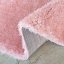 Kvalitní růžový koberec s dlouhým vlasem