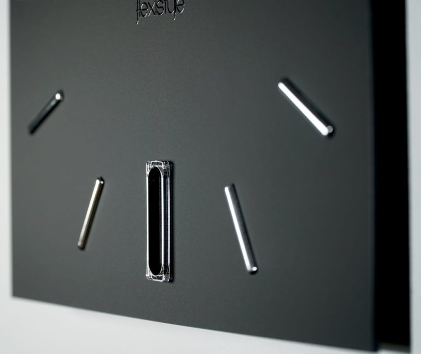 Schwarze Uhr BRILLIANT 30 cm mit silbernem Zubehör
