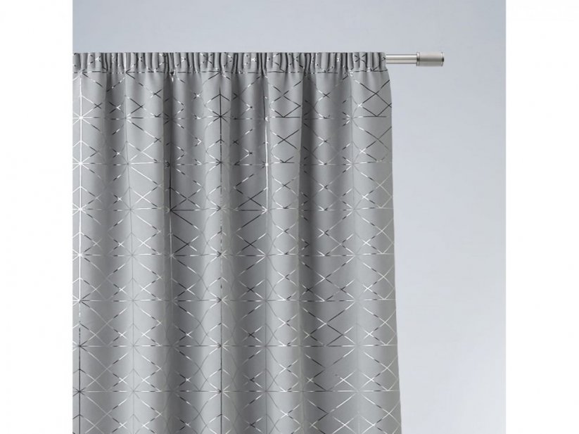 Elegantí šedý závěs na řasící pásku se stříbrným geometrickým vzorem 140 x 260 cm