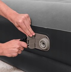 Aufblasbare Matratze für zwei Personen 203 x 152 x 46 cm mit eingebauter Pumpe