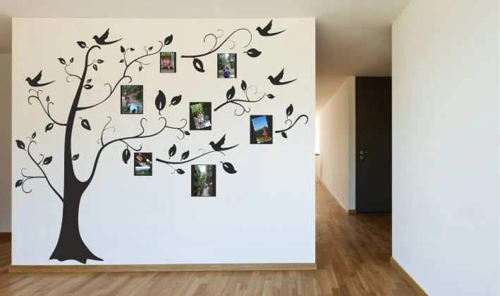 Stenska nalepka za notranjost z motivom drevesa s fotografskimi okvirji