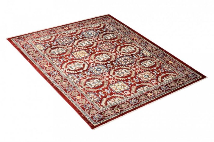 Roter orientalischer Teppich im marokkanischen Stil