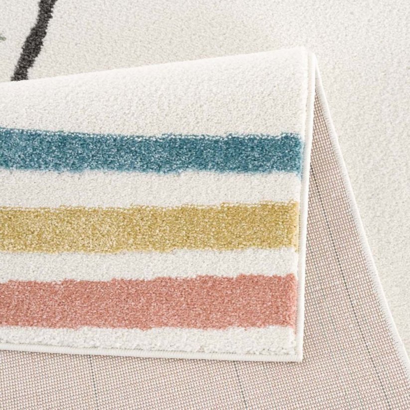 Jemný detský koberec krémovej farby