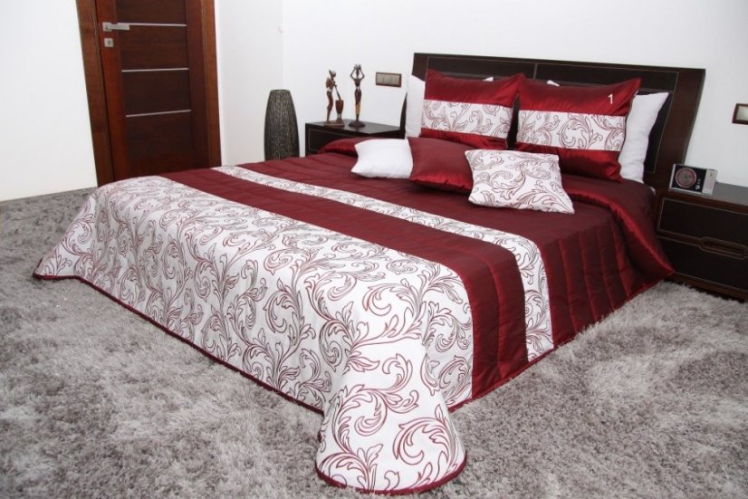 Luxusní ložní přikrývka v bordovo bílé barvě s ornamenty Luxusní ložní přikrývka v bordovo bílé barvě s ornamenty