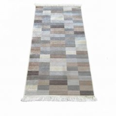 Hnědý kostkovaný koberec do kuchyně