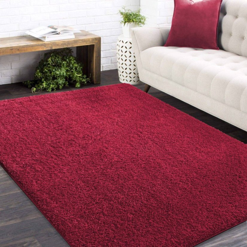 Štýlový koberec v červenej farbe