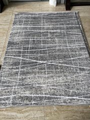 Stilvoller Teppich mit dezentem Muster