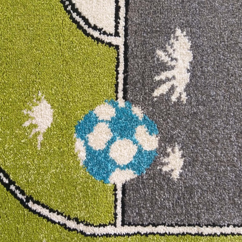 Модерен килим за детска стая с мотив на футболно игрище за момчета