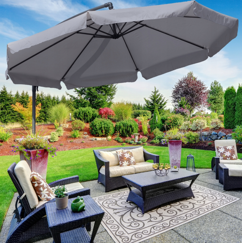 Veľký záhradný slnečník so stojanom šedej farby