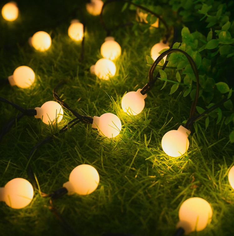 Weihnachtskette Kugeln 100 LED - 10 m - 8 Modi