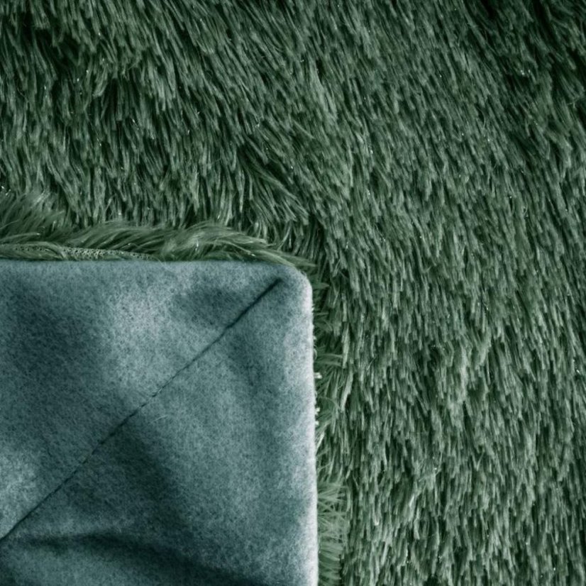 Pătură păroasă de o culoare de culoare verde