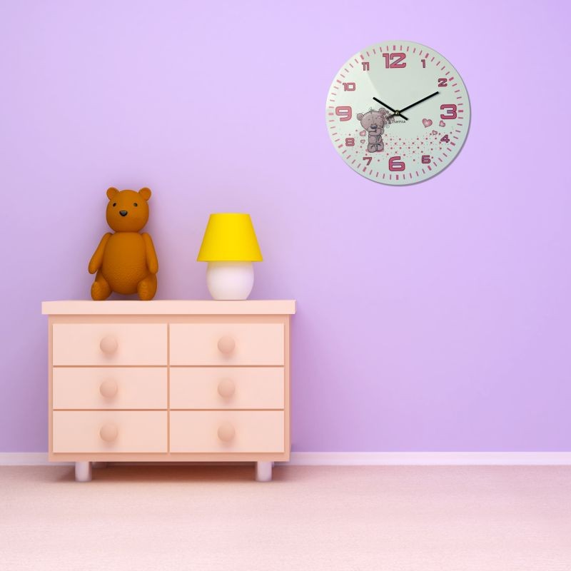 Detské hodiny na stenu pre dievčatá v bielej farbe a ružovým ciferníkom