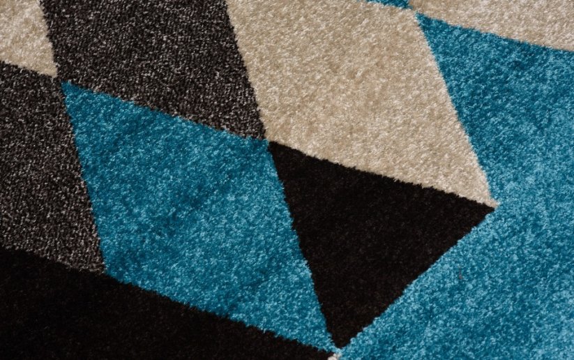 Модерен килим с цветна шарка
