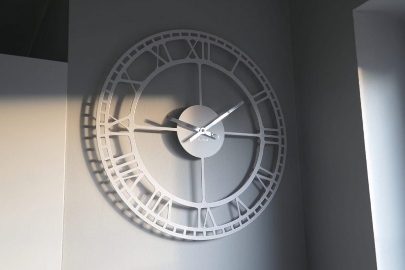 Kovové bílé nástěnné hodiny vintage 50 cm