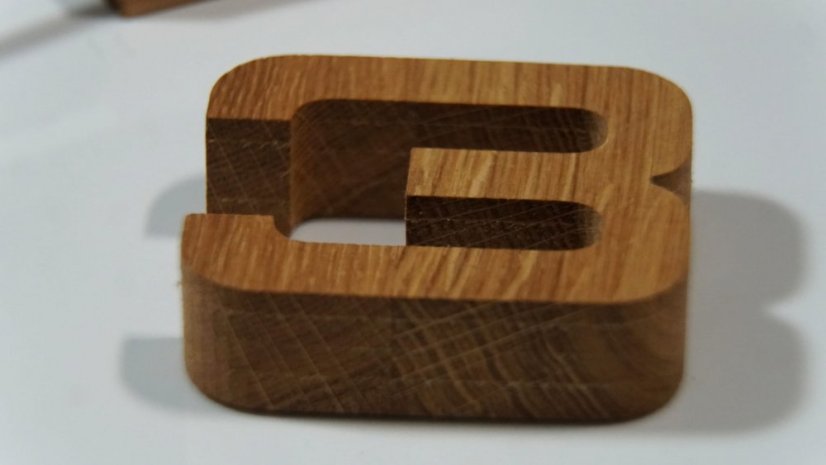 Unikátne drevené hodiny na stenu vo farbe dub