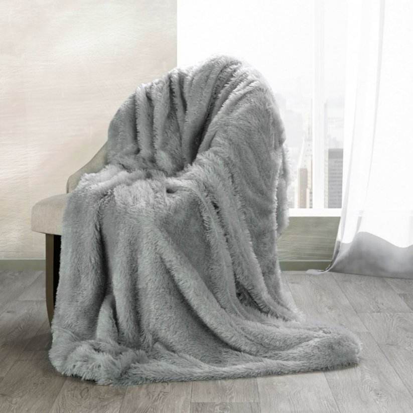 Sivá chlpatá deka do spálne 170x210 cm