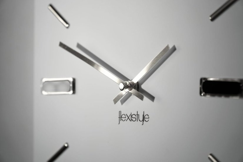 Fehér óra BRILLIANT 30 cm, ezüst kiegészítőkkel