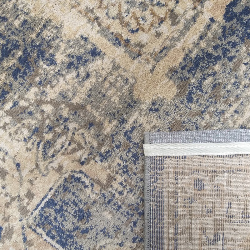 Bézsbarna szőnyeg kék vintage mintával