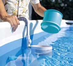 Bazénový skimmer INTEX – automatický zberač nečistôt a dávkovač bazénovej chémie