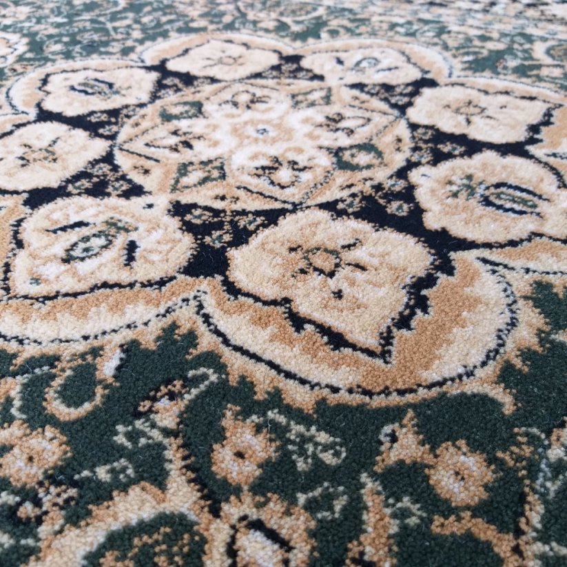 Vintage koberec do ložnice v zelené barvě