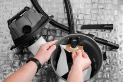 Akumulátorový 12 L vysávač GRAPHITE Energy+ bez batérie