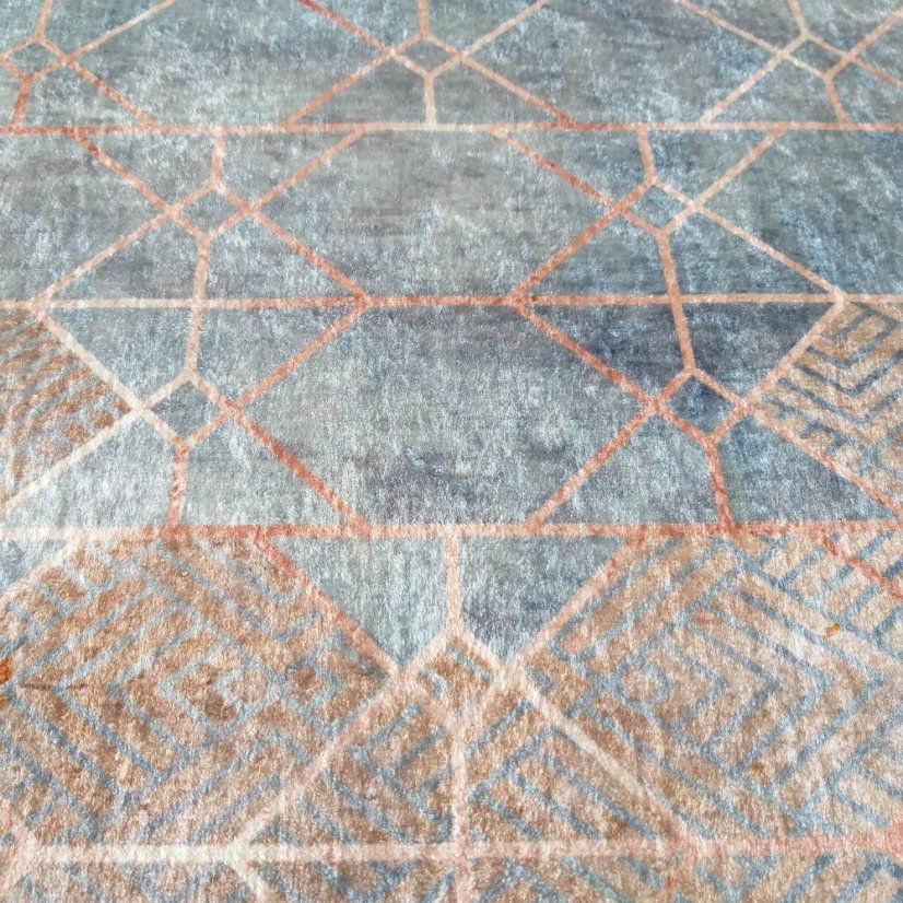 Csúszásgátló szőnyeg geometrikus mintával