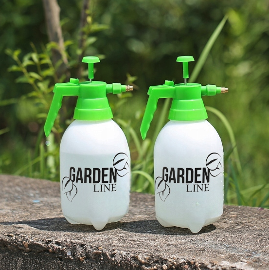 Zahradní ruční tlakový postřikovač