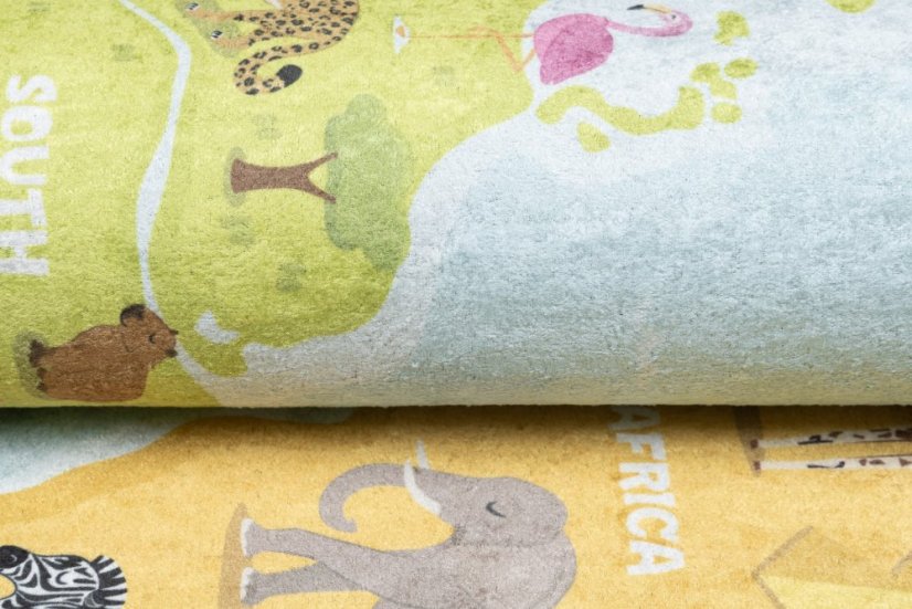 Kinderteppich mit einer Weltkarte und Tieren