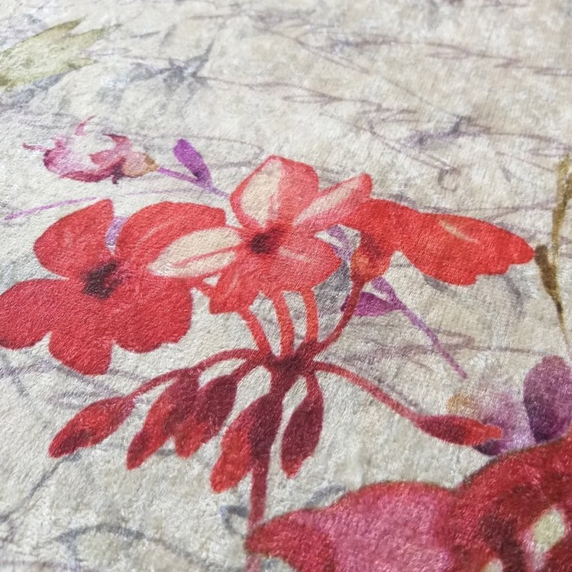 Elegantný koberec s červenými kvetmi