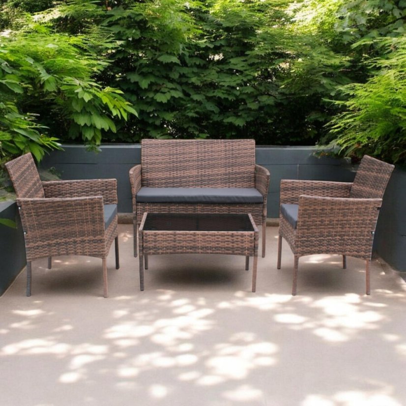 Elegante set di divani da giardino in rattan con tavolo